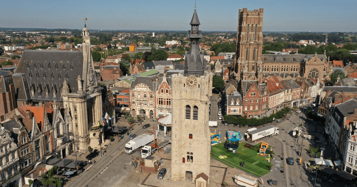 Vue aérienne du centre-ville de Béthune par drone